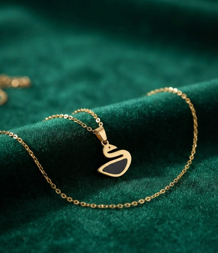 316L stainless steel waterproof  Swan pendant
